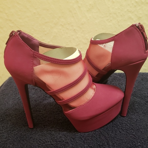 HOT PINK STILETTOS - Picture 3 of 4